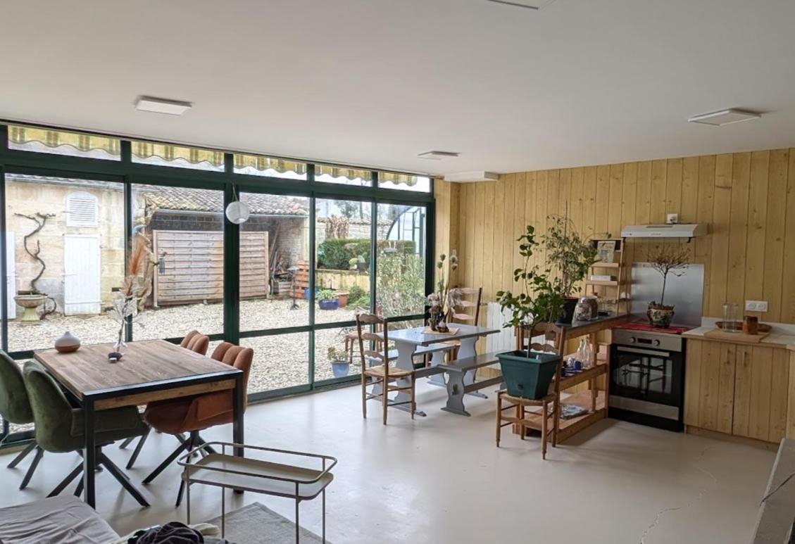 Le Puits Sainte Claire Bed & Breakfast Courçon Екстериор снимка