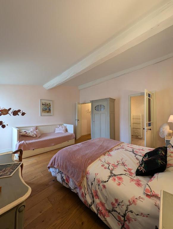 Le Puits Sainte Claire Bed & Breakfast Courçon Екстериор снимка