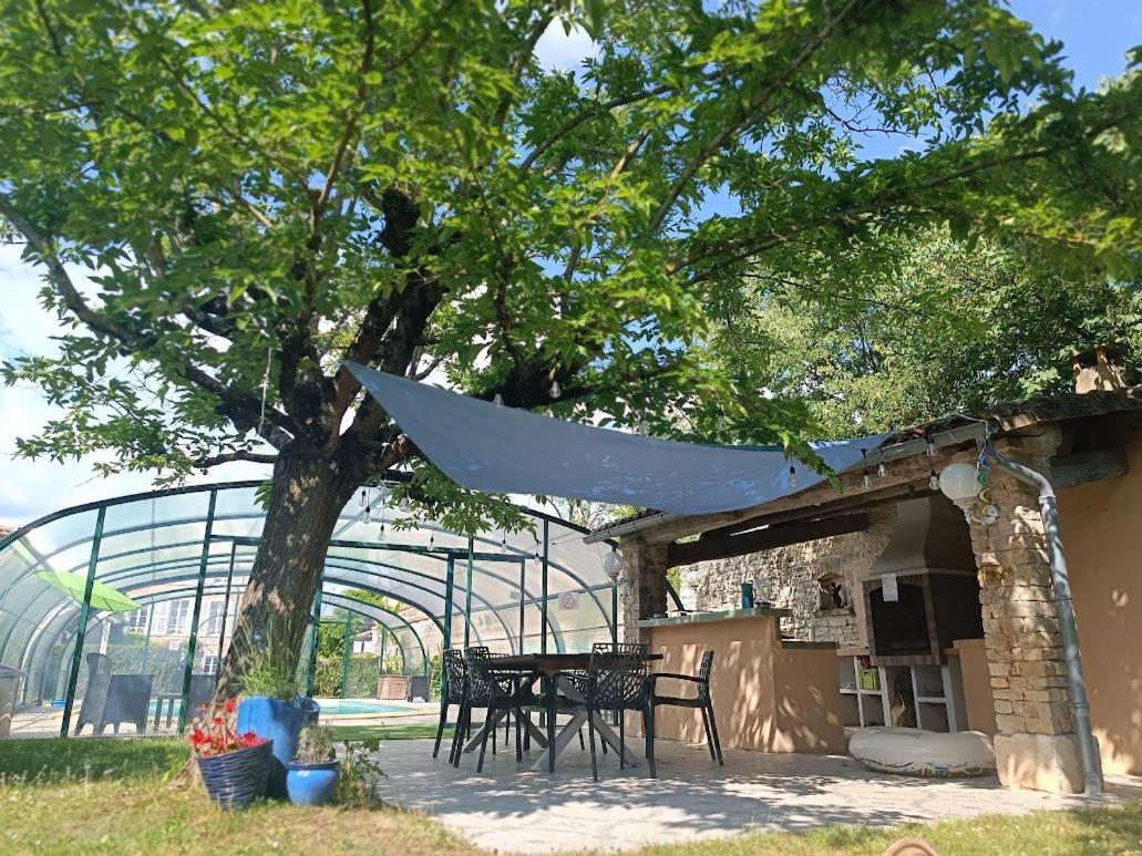 Le Puits Sainte Claire Bed & Breakfast Courçon Екстериор снимка